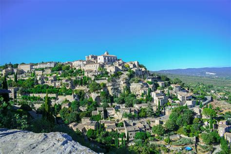 Le Plus Beau Village Du Monde Est Fran Ais Il Offre Une Vue Couper