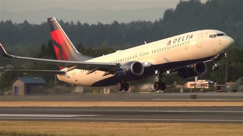 Delta Air Lines N H Takeoff Portland Airport Pdx Youtube