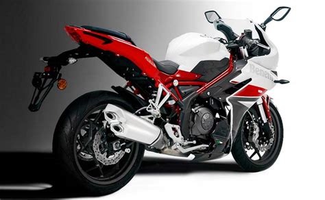 TVS Apache RR 310 Vs KTM RC 390 Vs Kawasaki Ninja 300 Vs Benelli 302R