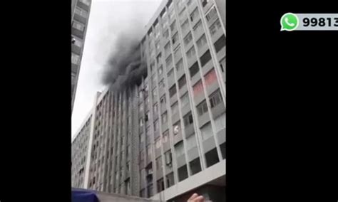 Cercado De Lima Controlan Incendio En Edificio De La Avenida Abancay