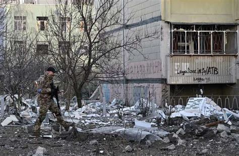 Soldato Ucraino Tra Le Macerie Di Kiev Dago Fotogallery