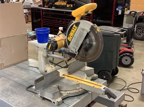 Dewalt Dw708 12” Sliding Compound Miter Saw Bigiron Auctions