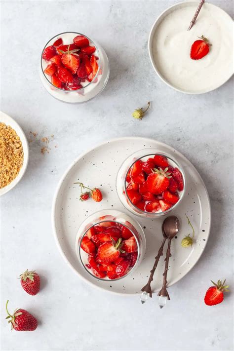 Erdbeer Dessert Im Glas Mit Joghurt