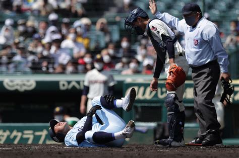 【センバツ】近江のエース山田陽翔が左足首付近に死球受けもん絶も続投 センバツ写真ニュース 日刊スポーツ