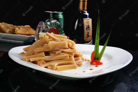Premium Photo | Close up of chinese food fungus food