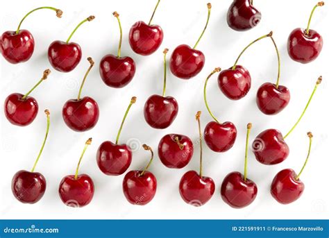 Cerejas Vermelhas Isoladas Em Branco Imagem De Stock Imagem De Grupo