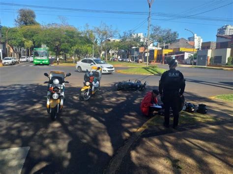 Un Herido Leve Tras El Choque Entre Un Auto Y Una Moto En Posadas