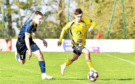 R Deux Buts En Deux Minutes Bourg Blanc Et Lesneven Se Neutralisent Foot Amateur Bretagne