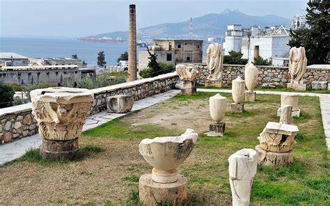 Elefsina, a "City of Contrasts," Says Le Monde - Greece Is