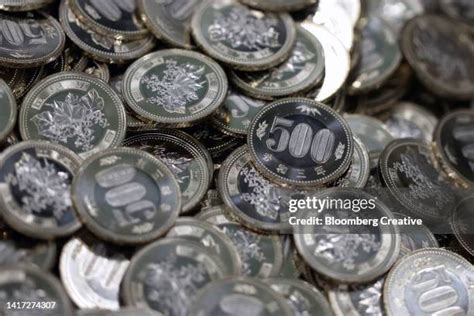 500 Yen Must Photos And Premium High Res Pictures Getty Images