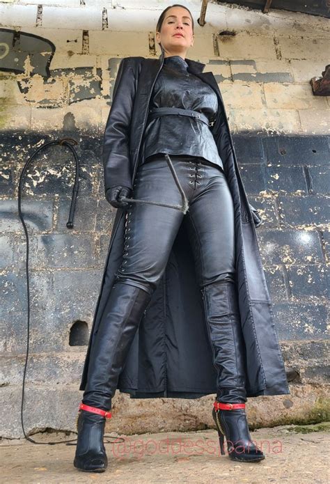 Stylish Leather Outfits And Boots