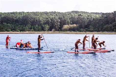 Cortejo do trenó Pai Natal em SUP na Lagoa de Óbidos Óbidos Diário