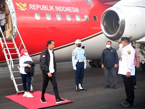 Foto Tiba Di Kepulauan Tanimbar Presiden Jokowi Dan Ibu Iriana