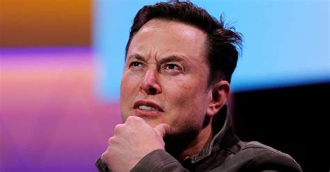 Elon Musk luomo più ricco del mondo si lancia alla conquista di