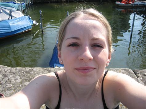 Forumophilia PORN FORUM Intimate Photos With Legs Wide Apart