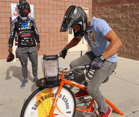 Students and teachers celebrate National Bike to School Day at Cadwallader Middle School — VIDEO ...