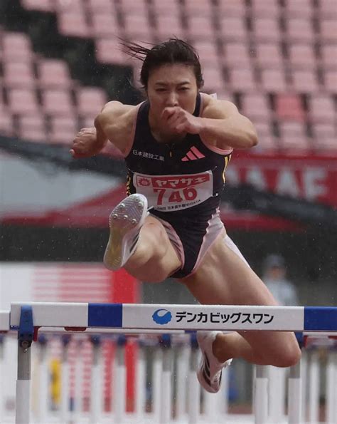 女子100障害決勝、優勝した福部真子（撮影・平嶋 理子） ― スポニチ Sponichi Annex スポーツ