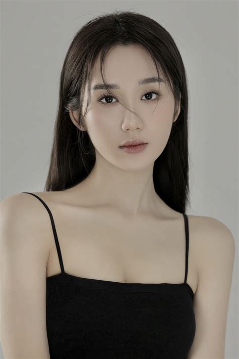 Dàn hot girl quân nhân từng nổi đình đám giờ ra sao