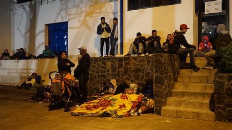 Migrantes Nicas Aguardan Tres D As Y Dos Noches Para Pedir Refugio En