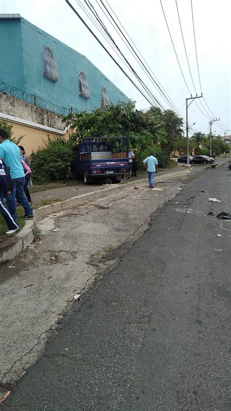 Mix De Medio On Twitter Tr Ficosv Accidente Entre Un Microb S Con