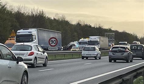 Un Camion Au Foss Sur La Rocade De Rennes A Provoqu Dimportants