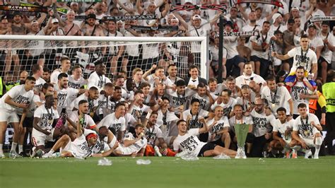 Eintracht Frankfurt Gewinnt Europa League So Reagieren Schweinsteiger Casillas Kroos