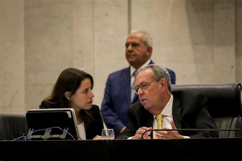 Álvaro Porto disse que foi convidado por Raquel Lyra e a reunião foi