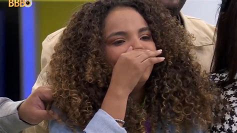 BBB 24 Pivô de separação Pitel se emociona vídeo da família