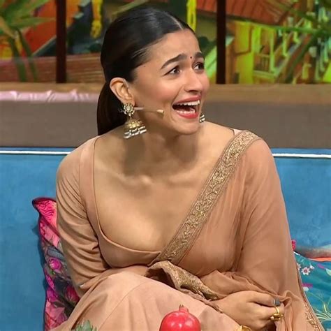 Alia Bhatt Hot In RRR Promotion The Kapil Sharma Show 2K 60FPS Video