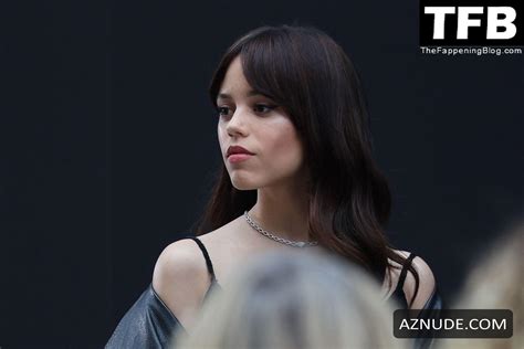 Jenna Ortega Sexy Seen Flaunting Her Hot Cleavage At The Valentino Fashion Show In Paris AZNude