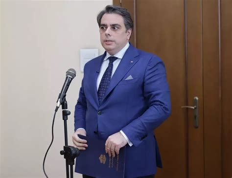 Асен Василев за Бюджет 2024: Ръст на заплатите с 10% и инфлация 3% ...