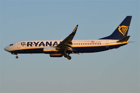 Ryanair EI DWZ Boeing 737 8AS Anna Zvereva Flickr