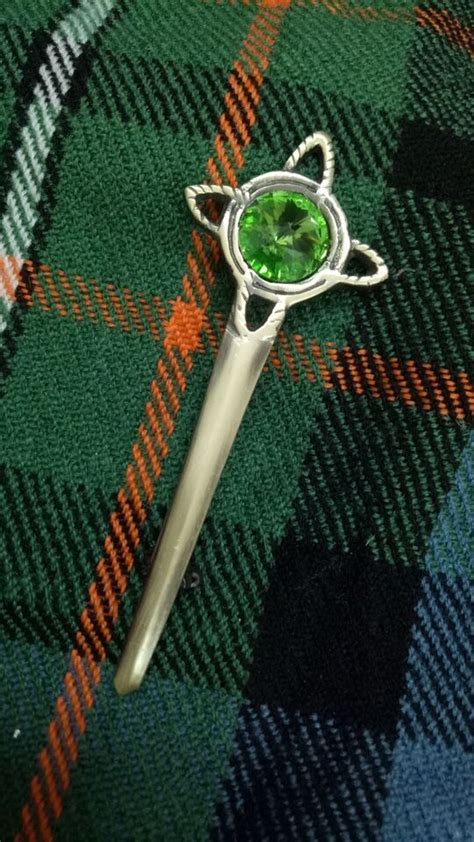 Celtic Knot Kilt Pin Irish Green Stone Antique Finish Kilts Pins