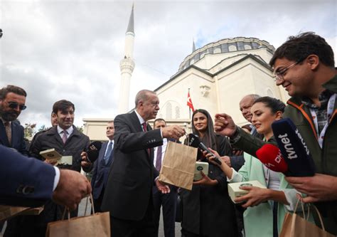 Cumhurbaşkanı Erdoğan cuma namazını Hz Ali Camii nde kıldı Son