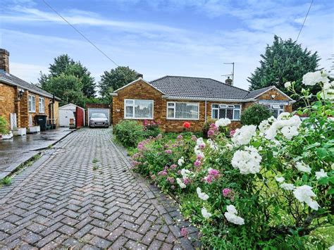 2 Bed Semi Detached Bungalow For Sale In Poets Green Luton Lu4 £