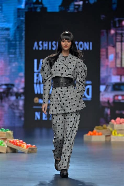 Lakme Fashion Week X Fdci Part I Mash India