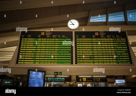 Airport Notice Board Hi Res Stock Photography And Images Alamy