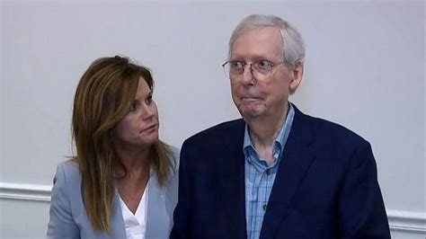 Us Senator Mitch Mcconnell Freezes For Second Time In Press Conference