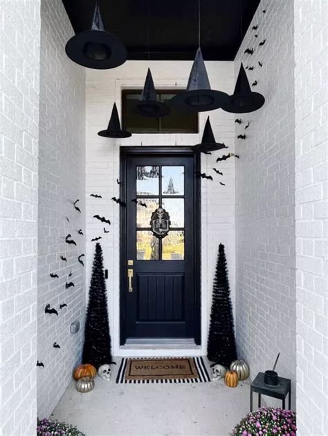 10 PERFECT HALLOWEEN BAT DECOR IDEAS - Nikki's Plate