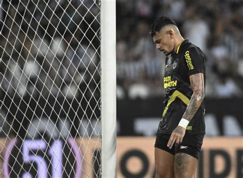 Tiquinho Pede Desculpas Ao Torcedor Por Fim Melanc Lico Do Botafogo