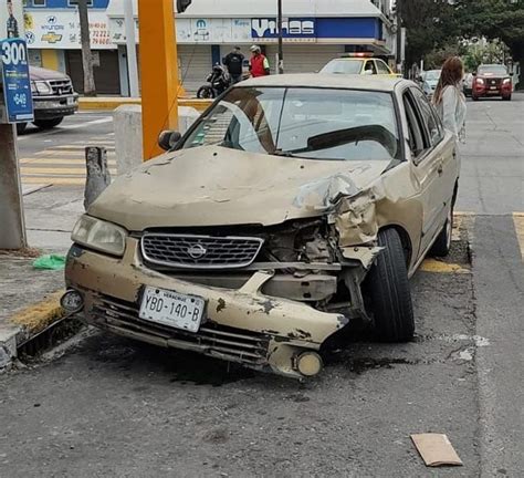 SE PASA EL SEMÁFORO EN ROJO Y ARROLLA A UN MOTOCICLISTA