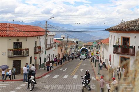 Se Inaugura El Monumento A La Stma Virgen De La Caridad En Mira Mira