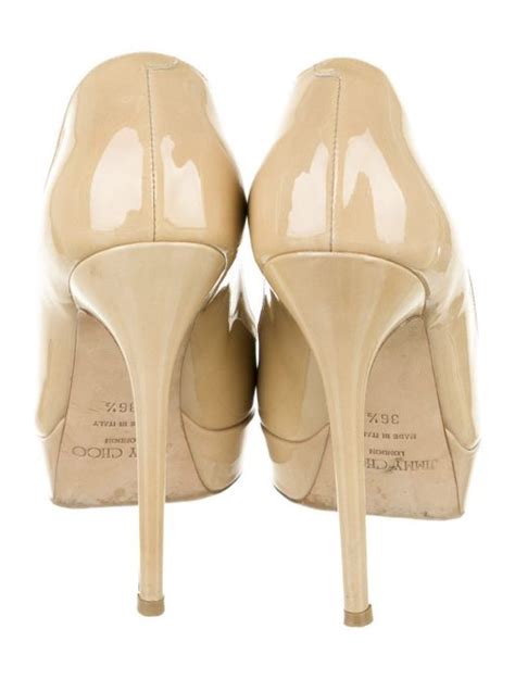 JIMMY CHOO NUDE BEIGE PATENT LEATHER PEEP TOE PLATFORM PUMPS SIZE AGENT CLOSETEUR