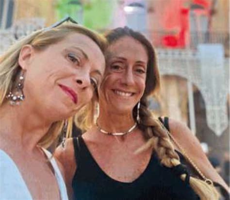 Giorgia Meloni Con La Sorella Arianna E Patrizia Scurti Dago Fotogallery