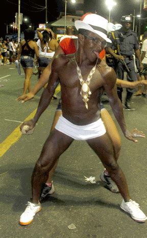 De Sunguinha Vov Estilo Jovem Requebra No Carnaval De Salvador