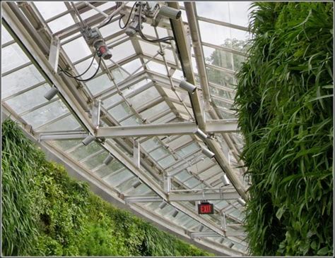 Зеленая стена – украшение администрации парка Longwood Gardens