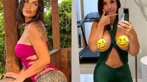 Elettra Lamborghini Super Hot Il Vestito Si Sposta E Il Seno Finisce