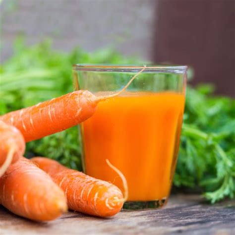 This Ginger Turmeric Carrot Juice Will Relieve Back Pain Just 20 Minutes After Drinking Live