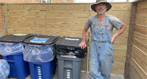 Trash Bin Thieves Pose Obstacle To Nyc S Push To Get Garbage Bags Off