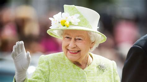 Découvrez le club de foot préféré de l ancienne reine d Angleterre